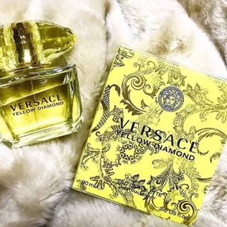 Ver.sace Yellow Diamond – một “viên kim cương nắng” toả sáng rực rỡ, ngập tràn năng lượng và đầy cuốn hút.