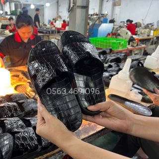 Dép cá sấu số 8