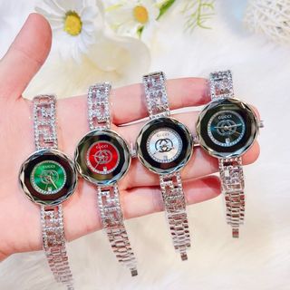 Đồng hồ lắc kiền gucccios mẫu mới