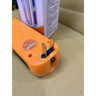 ĐÈN PIN SIÊU SÁNG 2 CHẾ ĐỘ KY-9970
