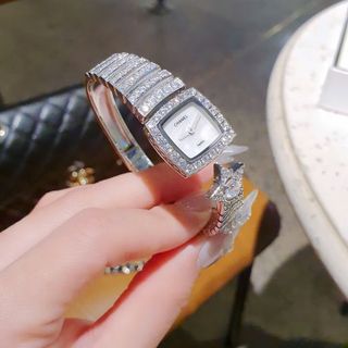 ĐỒNG HỒ NỮ SIÊU CẤP CHANEEL VÒNG KIỀNG NGÔI SAO HỘT XOÀN