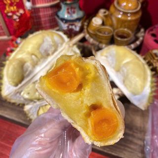 BÁNH PÍA SẨU RIÊNG TƯƠI 8 TRỨNG SIÊU NGON KHỔNG LỒ 600G - WINNIE HOUSE
