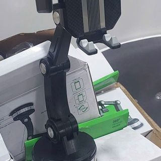 Giá đỡ điện thoại trên ô tô xoay 360