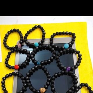 Chuỗi đeo tay phong thủy đá đen 10ly mix hat