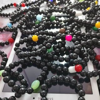 Chuỗi đeo tay phong thủy đá đen 10ly mix hat