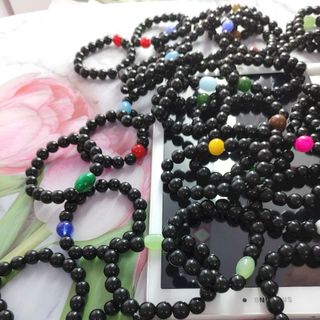 Vòng tay chuỗi đeo tay phong thủy đá đen mix hạt giá 8000₫