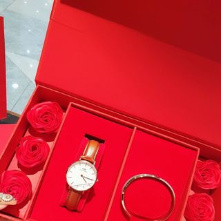 SET HOA ĐỒNG HỒ CAO CẤP DANIEL W DA TRÒN VÀ CUFF