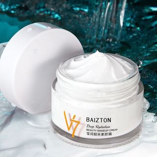 Kem dưỡng trắng sáng da V7 chứa Vitamin E, Glycerin và dầu khoáng