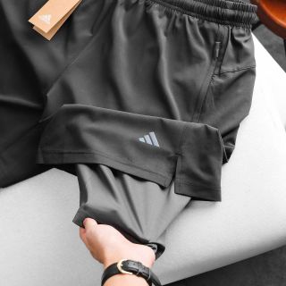 Short das xi giãn runing 2 lớp. Lớp lưới bên trong mềm thoáng mát, co giãn 4c, 2 túi khoá kéo. Phụ liệu hãng Size : m l xl 2xl /2222/8c 6 màu / ri 48c