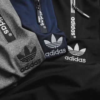 Set das thun poly 2 da trơn láng , co giãn 4c, 3 túi khoá kéo. Full tem tag, bao zip Size : m l xl 2xl /2222/8 set 6 màu / ri 48 set