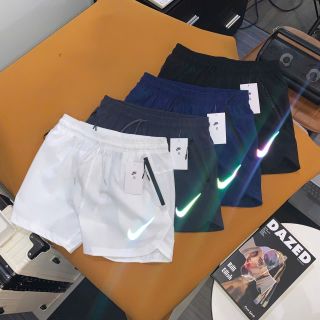 Short Nik xi giãn runing dày dặn mịn mát , nhẹ tênh, co giãn 4 chiều, 3 túi khoá kéo. Phom ngắn trên gối Size : m l xl 2xl /2222/8c 4 màu / ri 32c