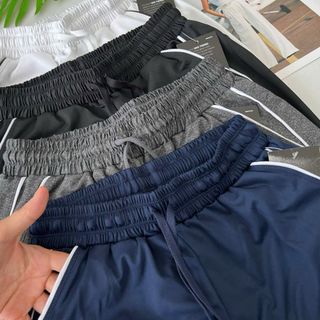 Jogger sọc né ống bo logo thêu mới Màu : đen, xám,xanh đen, trắng Hàng sẵn số lượng mẫu lựa size và màu Phom chất chuẩn đẹp Size m.l.xl.xxl(ri8c)