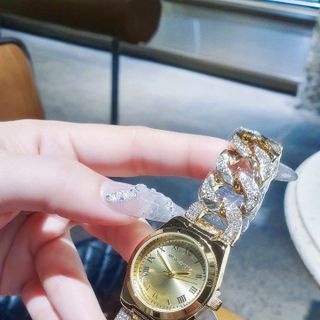 ĐỒNG HỒ NỮ THỜI TRANG MKORS LẮC DÂY ĐÁ ĐÍNH HỘT GIÁ MỚI