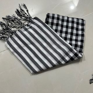 Khăn rằn sọc ca rô trắng đen kích thước 40cmx 1.45m