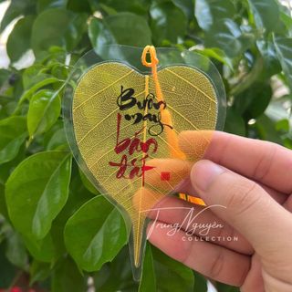 Lá Bồ Đề Chữ Thư Pháp Bình An May Mắn Tài Lộc Để Ví ỐP Lưng ĐT , Treo Xe