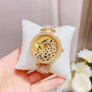 Đồng hồ beo lên tay siêu sang mẫu mới