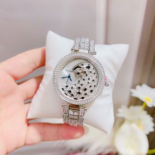 Đồng hồ beo lên tay siêu sang mẫu mới