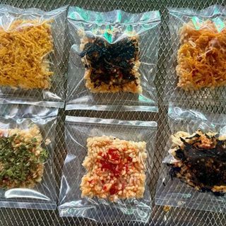Cơm Cháy Mini Nhỏ 5 Vị , 1 Ký 60 - 65 Cái (Rong Biển ,Mắm Ớt,Mắm Hành,Khô Gà,Chà Bông Gà)