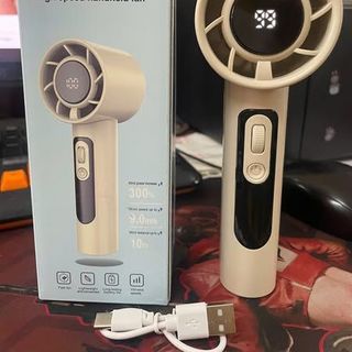 QUẠT TÍCH ĐIỆN CẦM TAY 100 CẤP ĐỘ GIÓ MÁT SIÊU MẠNH R2