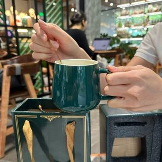 BỘ CỐC SỨ KÈM MUỖNG MÀU XANH QUÀ TẶNG