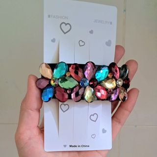 LÔ KẸP TÓC + DÂY CỘT ĐÁ SOÀN SIU ĐẸP