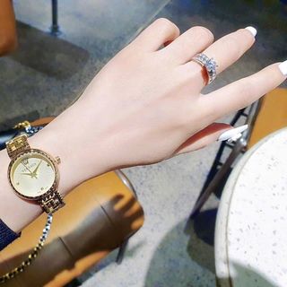 ĐỒNG HỒ NỮ THỜI TRANG VERSAC DÂY LẮC LOGO HÃNG