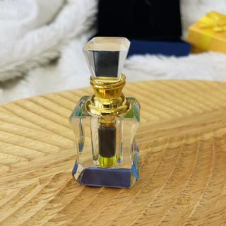Giá phân phối rất tốt cho tinh dầu trầm hương nguyên chất 100%