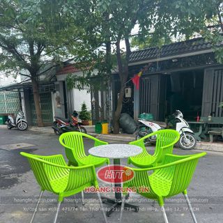 Ghế nhựa bành chân nhôm màu xanh lá