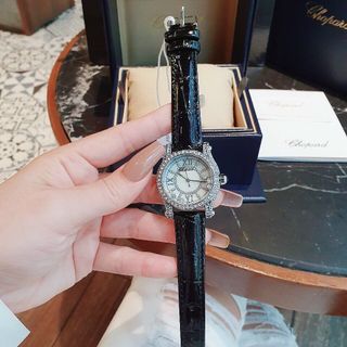ĐỒNG HỒ NỮ TRUNG CẤP CHOBARD DÂY DA MẶT ĐÁ RƠI