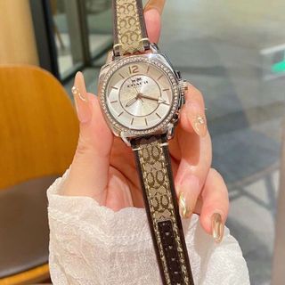 ĐỒNG HỒ NỮ TRUNG CẤP COATH DÂY DA HOA VĂN MẶT VUÔNG VIỀN HỘT