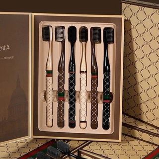 SET 6 BÀN CHẢI ĐÁNH RĂNG LÔNG MỀM KÈM HỘP SANG CHẢNH
