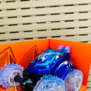 Xe Điều Khiển Nhào Lộn STUNT Enfa