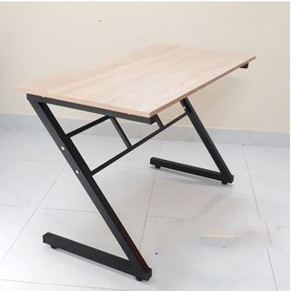 Bàn làm việc, bàn học chân sắt mẫu chữ Z