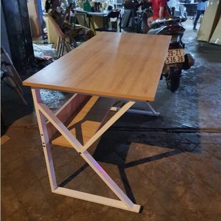 Bàn làm việc chữ K có kệ