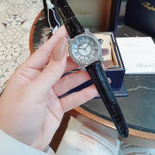 SALE BỎ MẪU ĐỒNG HỒ NỮ TRUNG CẤP CHOBARD DÂY DA MẶT ĐÁ RƠI