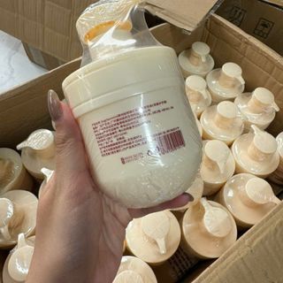 THANH LÝ LÔ 180 Kem dưỡng body nội địa trung  Date 2027 ( VUI LÒNG NHANH CHÓNG LÊN ĐƠN, TRANH TÌNH TRJANG HẾT HÀNG )