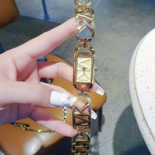SALE BỎ MẪU ĐỒNG HỒ NỮ THỜI TRANG MKORS DÂY LẮC LOGO HÃNG