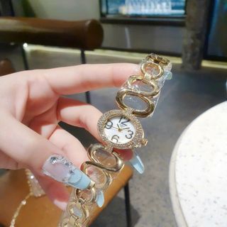 SALE BỎ MẪU ĐỒNG HỒ NỮ THỜI TRANG TISỚT DÂY LẮC MẶT OVAN VIỀN HỘT