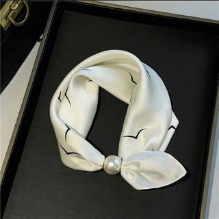Khăn lụa công sở chấm bi có nút cài cao cấp kiểu dáng thanh lịch phong cách hàn quốc