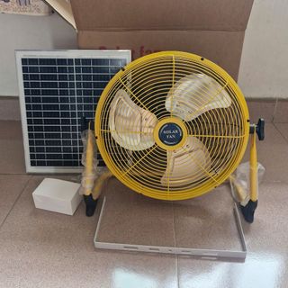Quạt năng lượng mặt trời
