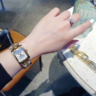 SALE BỎ MẪU ĐỒNG HỒ NỮ THỜI TRANG GUEZ MẶT VUÔNG DÂY LẮC 2 VÒNG