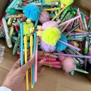 THANH LÝ LÔ 5000 bút hinh các loại Thanh lý ( VUI LÒNG NHANH CHÓNG LÊN ĐƠN, TRANH TÌNH TRJANG HẾT HÀNG )