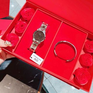 SET ĐỒNG HỒ CAO CẤP DANIEL W ICONIC TRÒN VÀ VÒNG TAY HỘP HOA ĐỎ