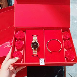 SET ĐỒNG HỒ CAO CẤP DANIEL W ICONIC TRÒN VÀ VÒNG TAY HỘP HOA ĐỎ