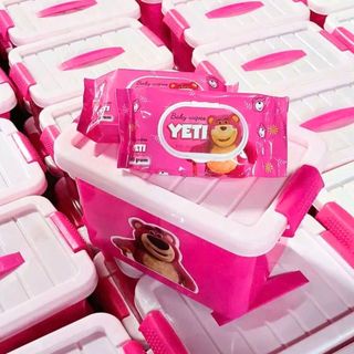 10 gói Khăn ướt gấu dâu kèm thùng nhựa