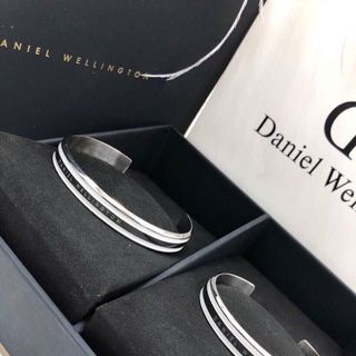 CUFF CAO CẤP DANIEL W BẠC V2 FULLBOX