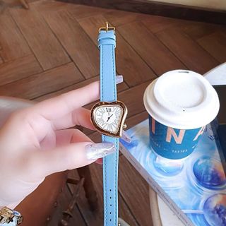 SET ĐỒNG HỒ NỮ CAO CẤP YV EO DÂY DA MẶT TRÁI TIM VÀ 2 LẮC TITAN FULLBOX