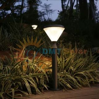 ĐÈN TRỤ SÂN NĂNG LƯỢNG MẶT TRỜI - DMT SOLAR