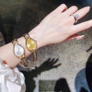 SALE BỎ MẪU ĐỒNG HỒ NỮ THỜI TRANG PVL DÂY VÀNG