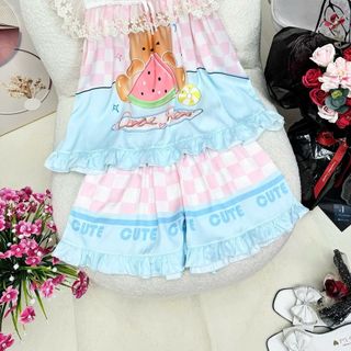 Bộ đùi lụa latinh cổ vuông phối ren